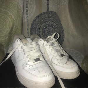 Selling old shoes to make extra 💸